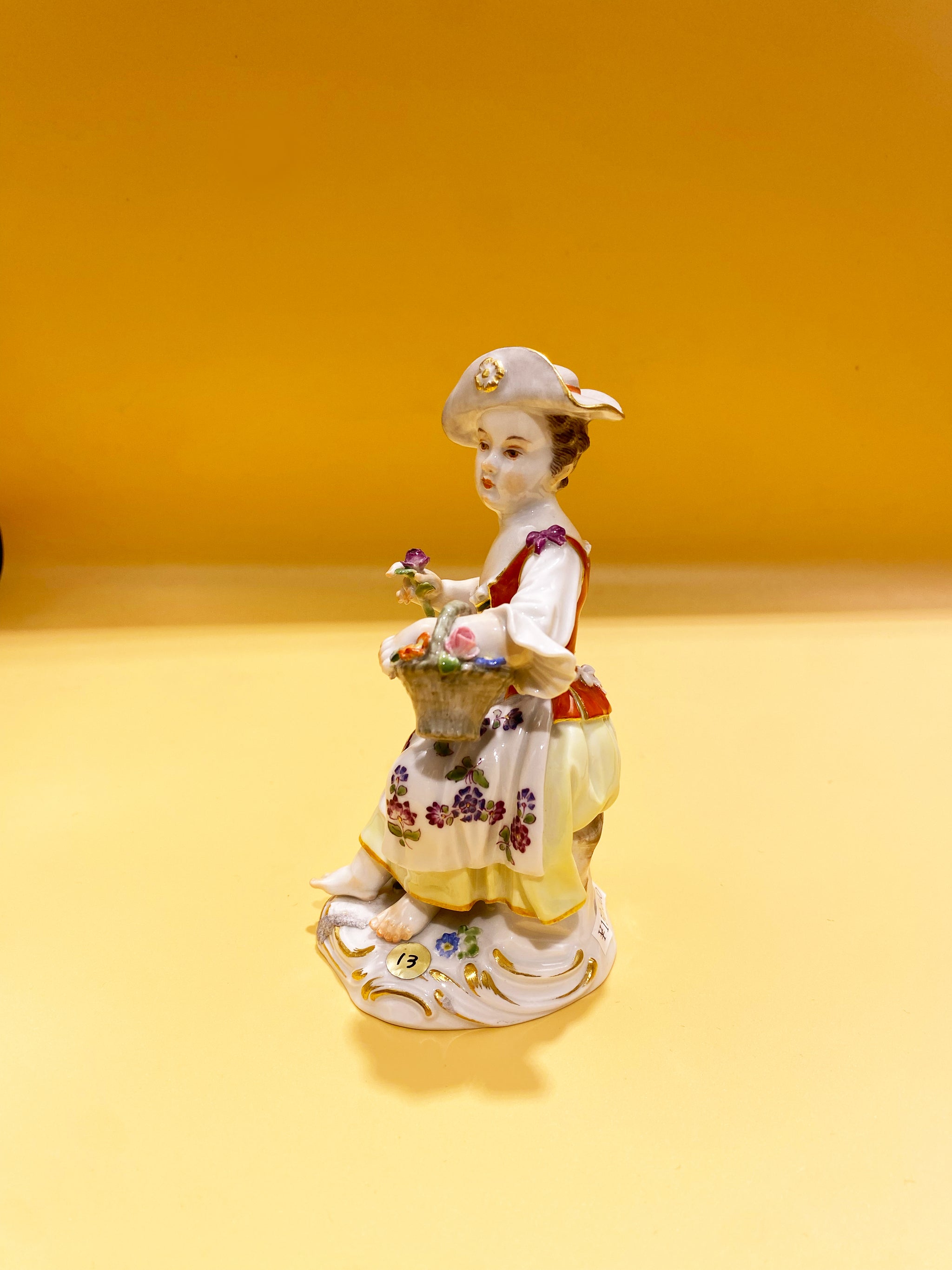 マイセン ペア人形 フィギュア 花籠の少年少女 絶版 レア作品 近日入荷予定 マイセン ペア人形 ガーデナーズ、チルドレン